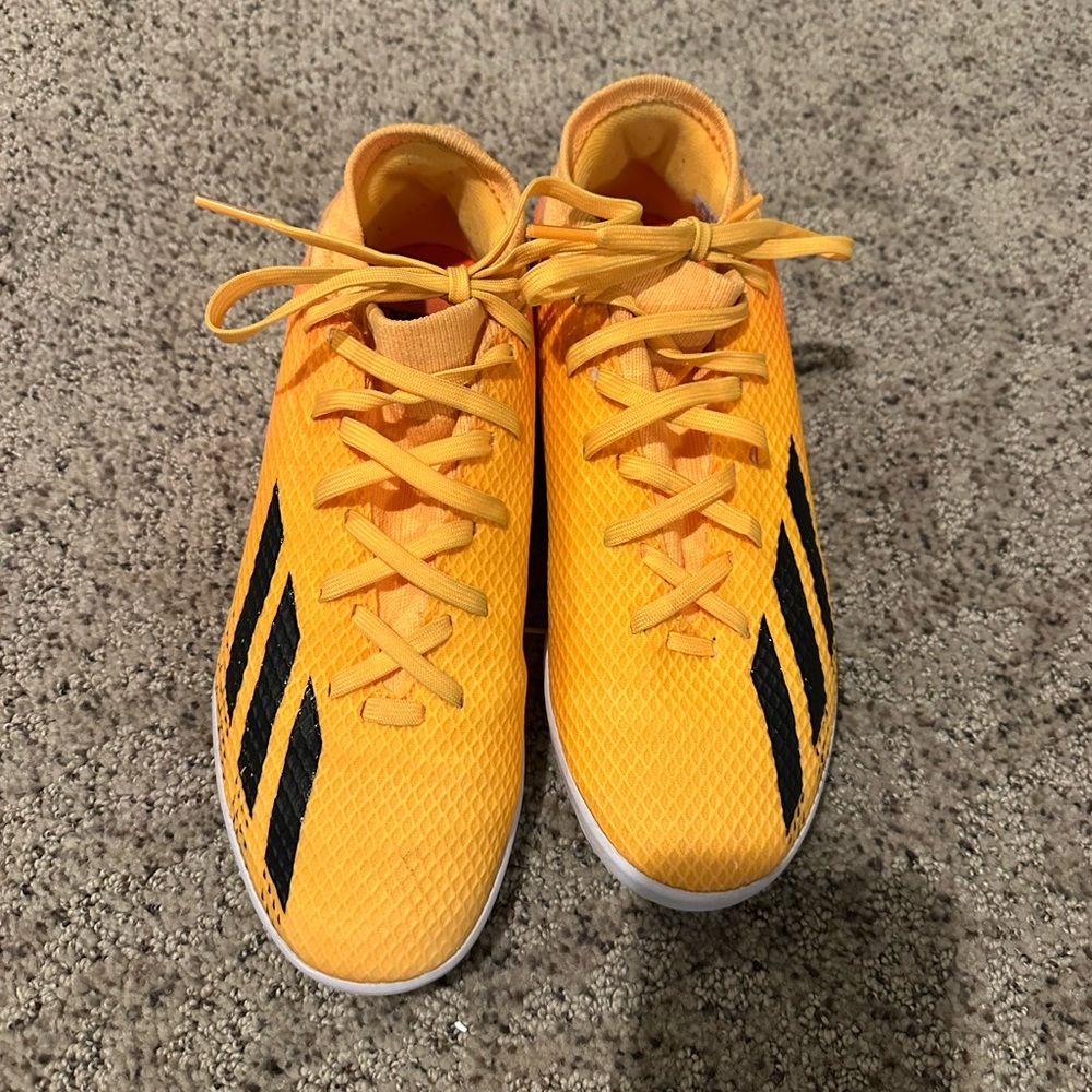 Adidas indoor soccer shoes, youth 4